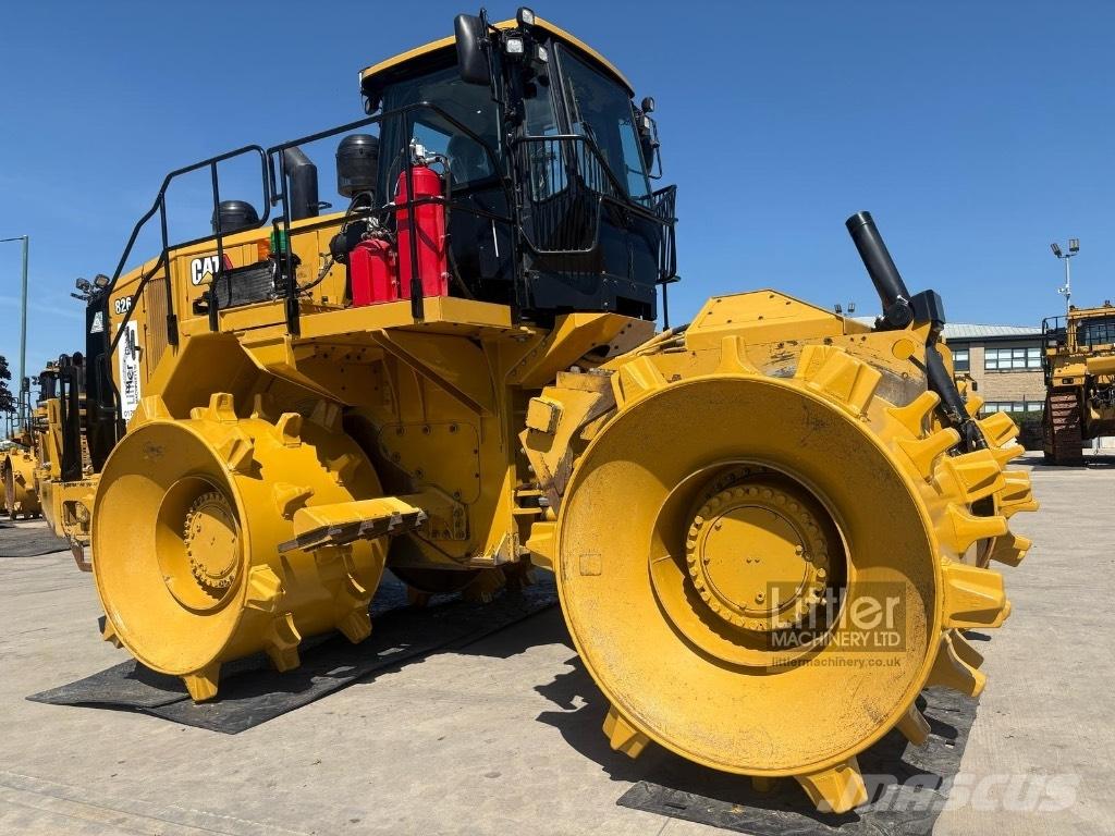 CAT 826 垃圾压实机