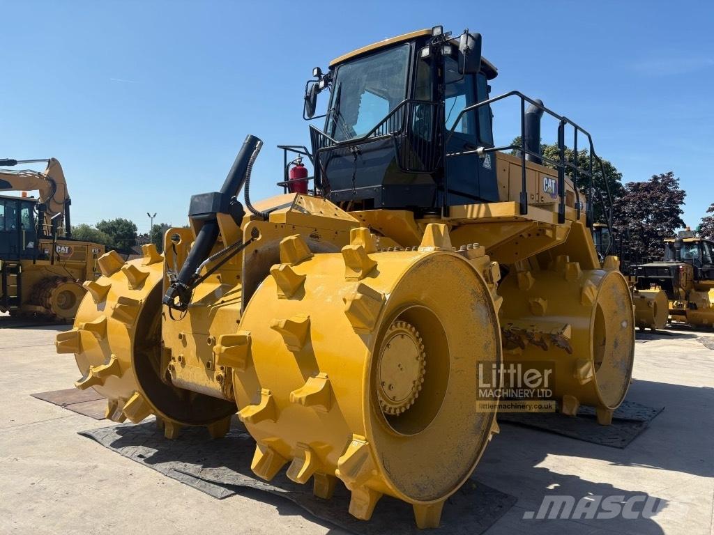 CAT 826 垃圾压实机