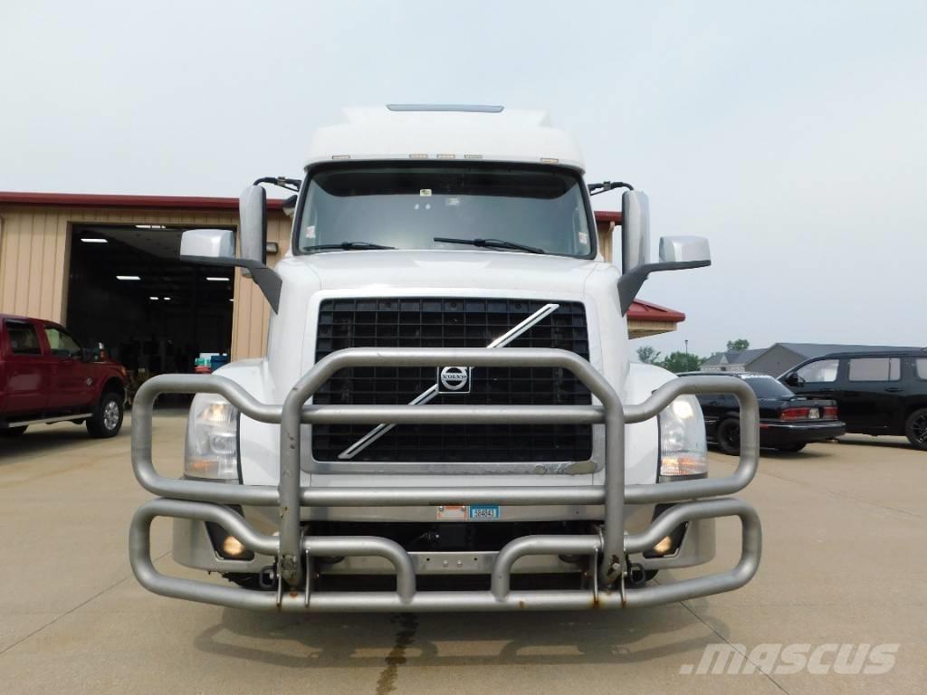 Volvo VNL 牵引车
