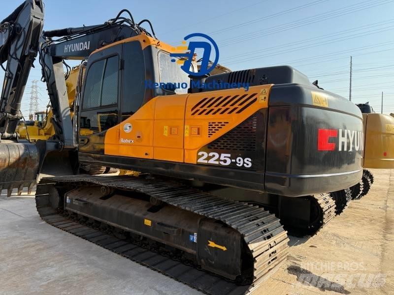 Hyundai 225-9S 履带挖掘机