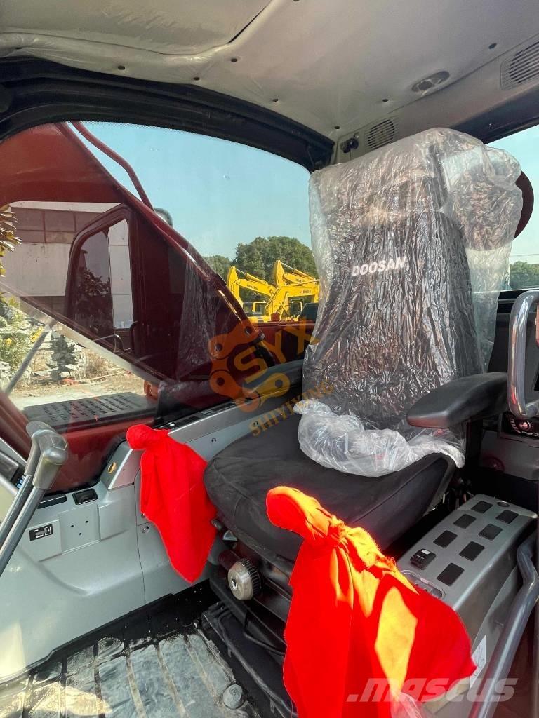 Doosan DX 225 LC 履带挖掘机