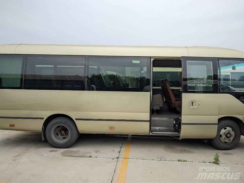 Toyota Coaster 公路客运汽车