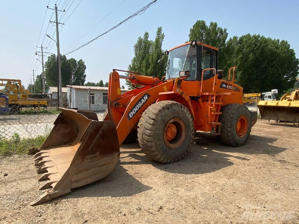 Doosan DL503 反铲装载机