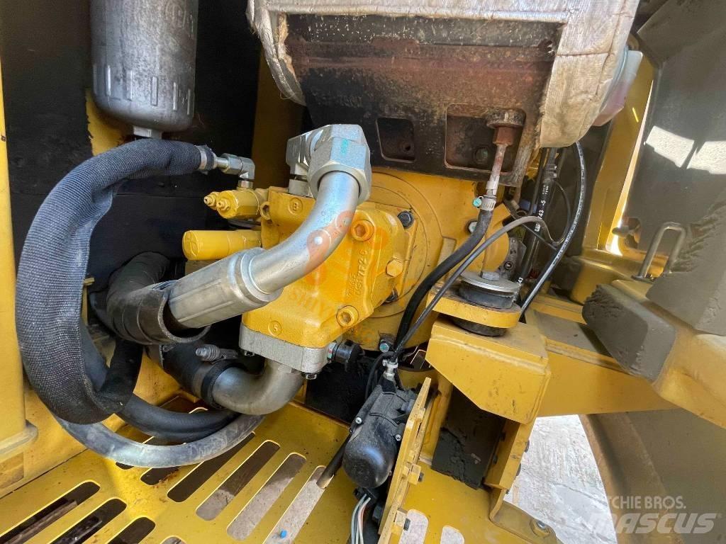 CAT 305.5 E 2 小型挖掘机