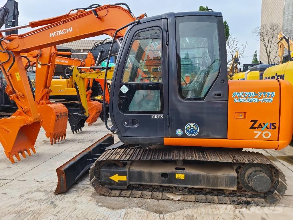 Hitachi ZX 70 中型挖掘机