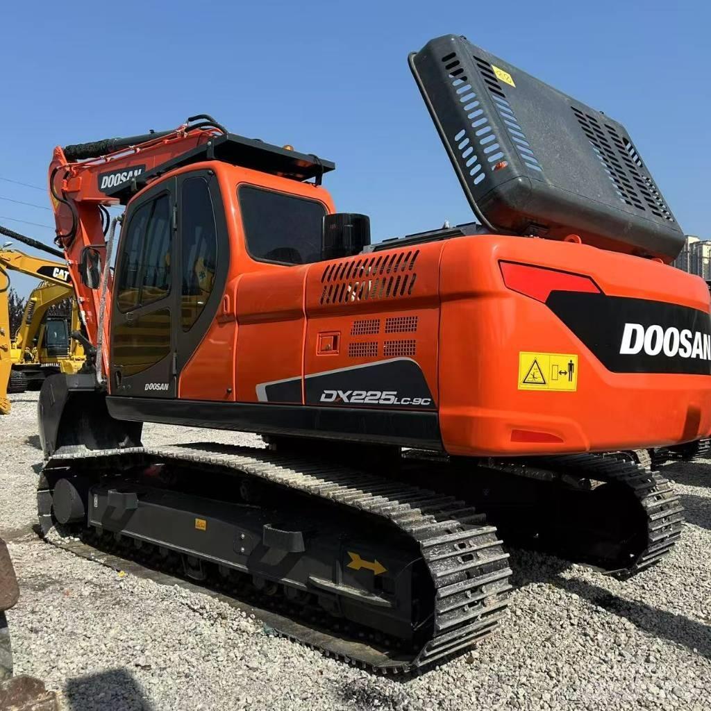 Doosan 225LC-9c 履带挖掘机