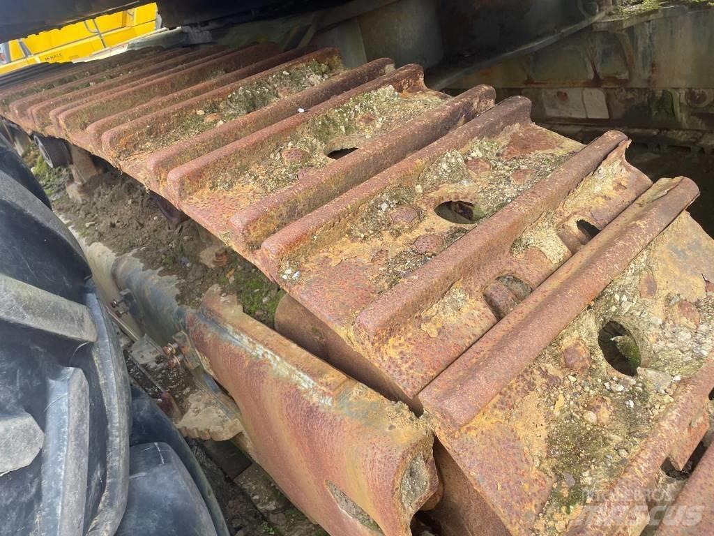 Komatsu PC700LC-11 履带挖掘机