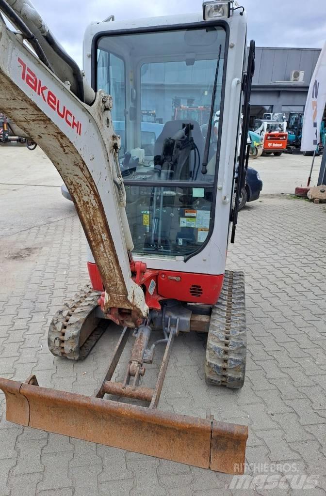 Takeuchi TB 216 小型挖掘机