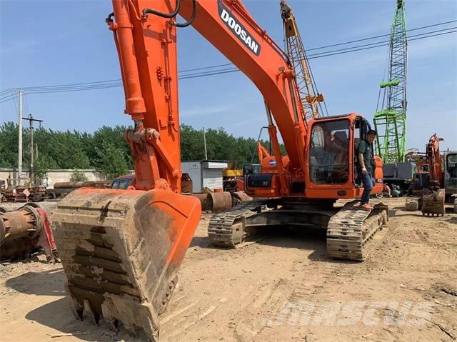 Doosan DX300 履带挖掘机