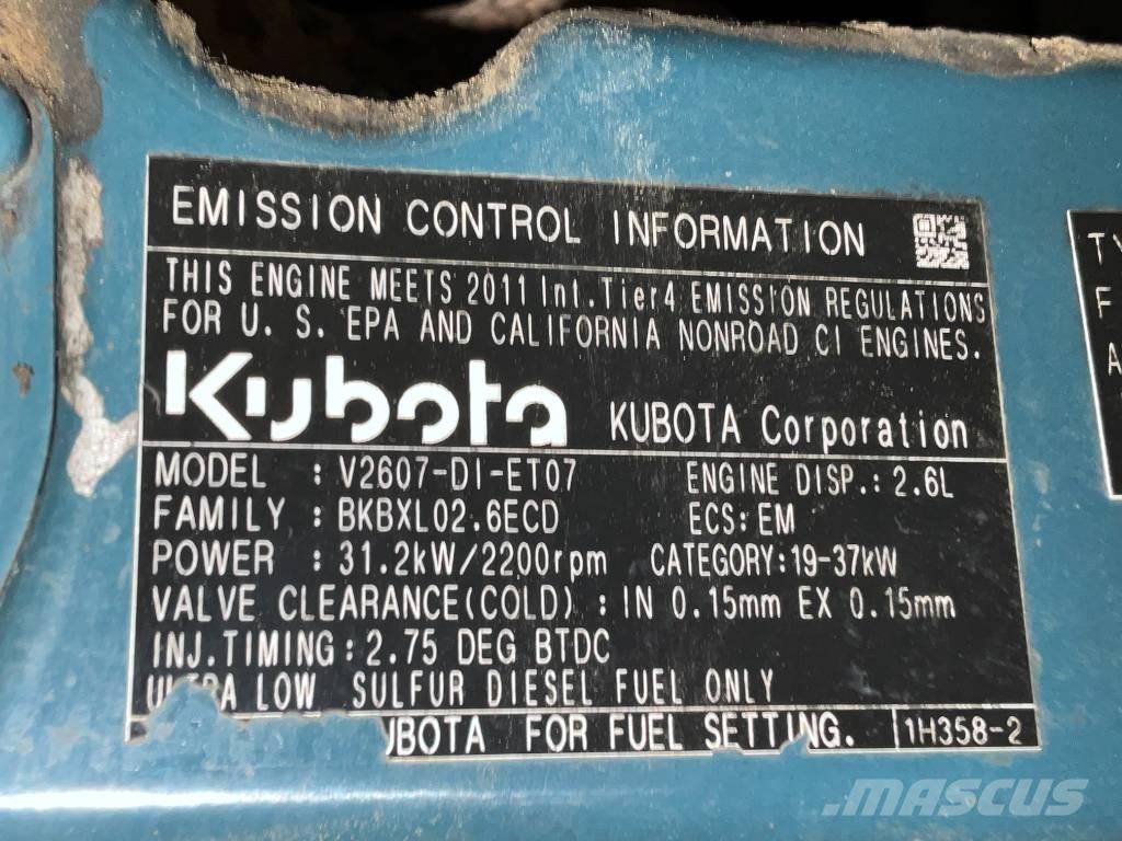 Kubota U 48-4 小型挖掘机