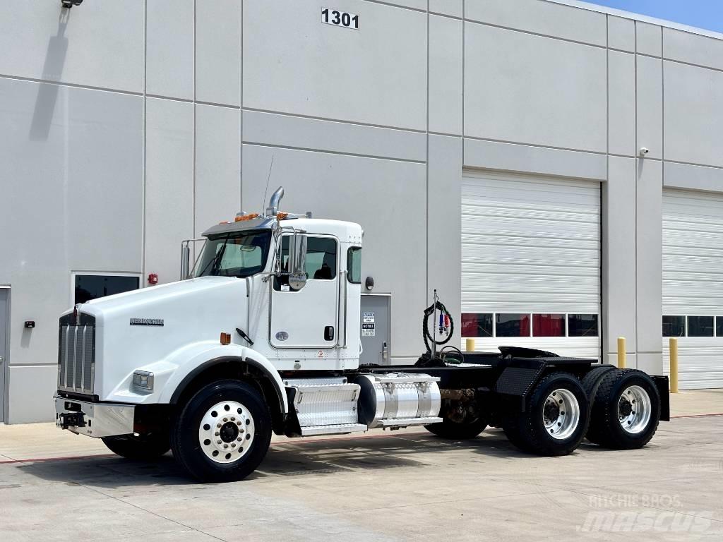 Kenworth T 800 牵引车