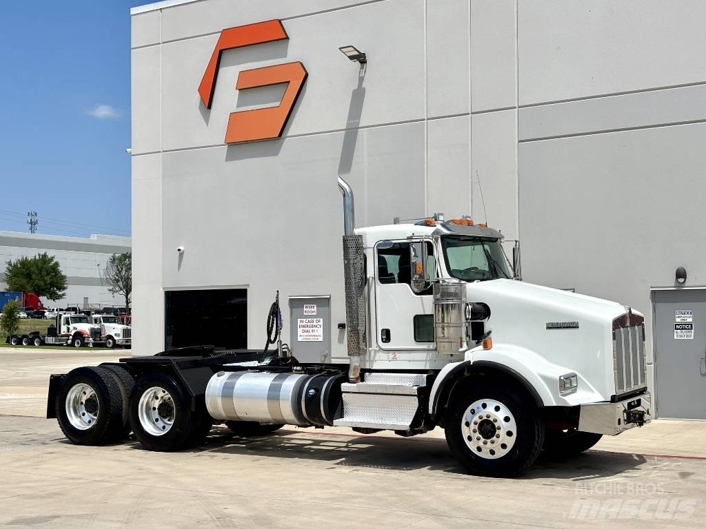 Kenworth T 800 牵引车