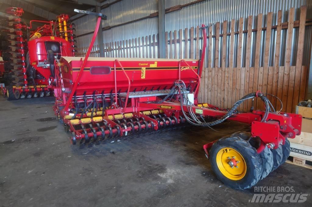 Väderstad 400C 多功能条播机