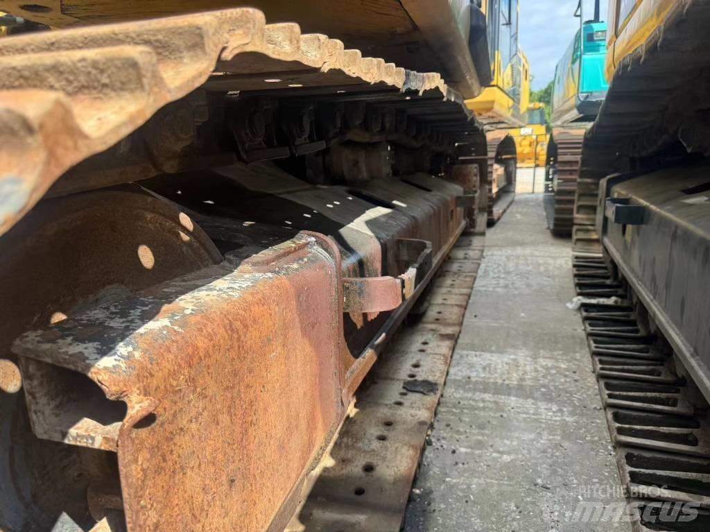 CAT 320 E 中型挖掘机