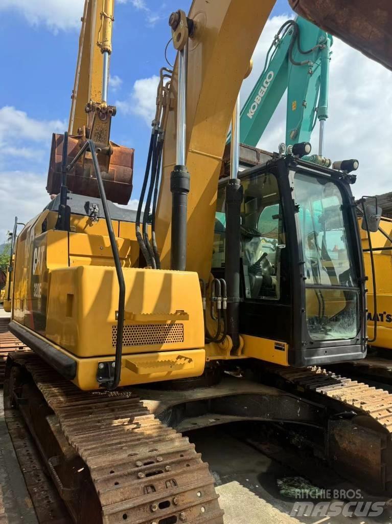 CAT 320 E 中型挖掘机