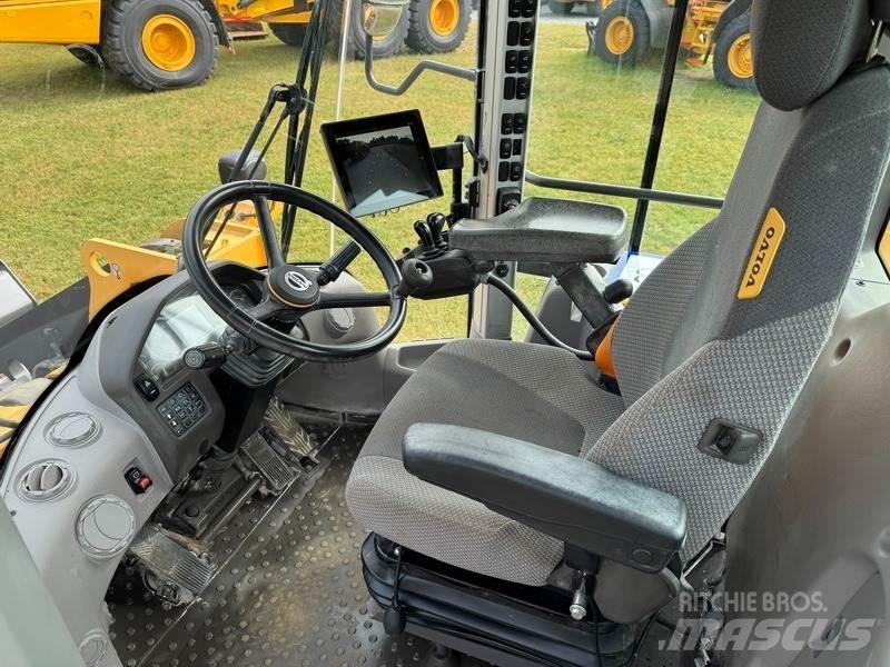 Volvo L 120 H 轮式装载机