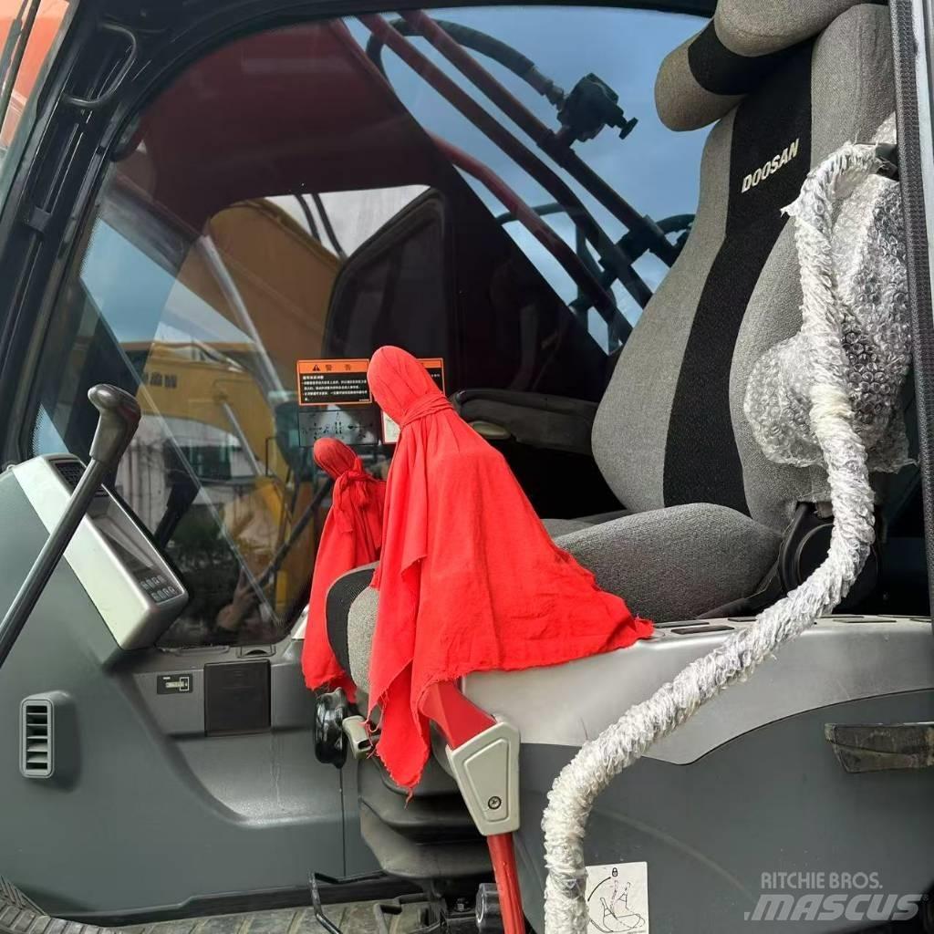 Doosan 225LC-9 履带挖掘机