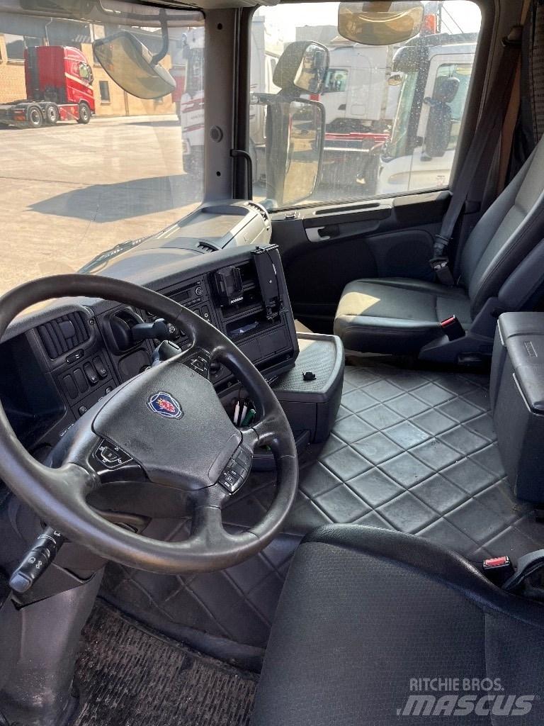 Scania CG16 驾驶室与内部
