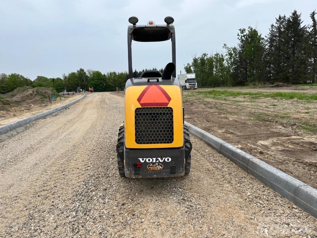 Volvo SD 25 双轮压路机