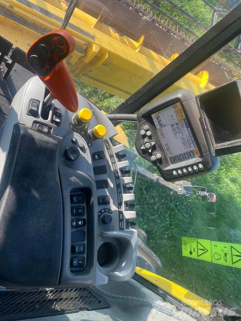 New Holland CX 8090 联合收割机
