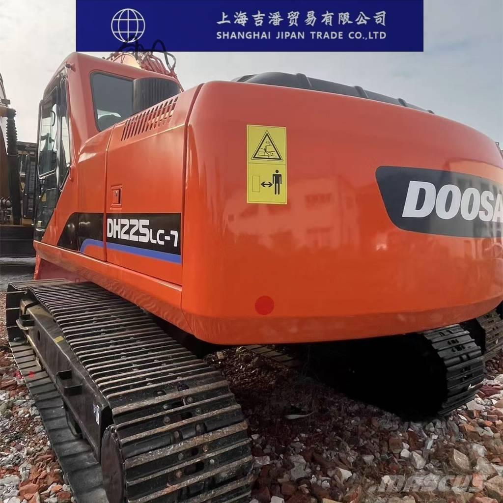 Doosan DH 225 履带挖掘机