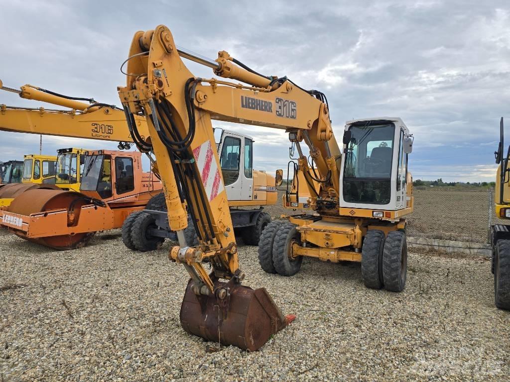 Liebherr A 316 轮式挖掘机