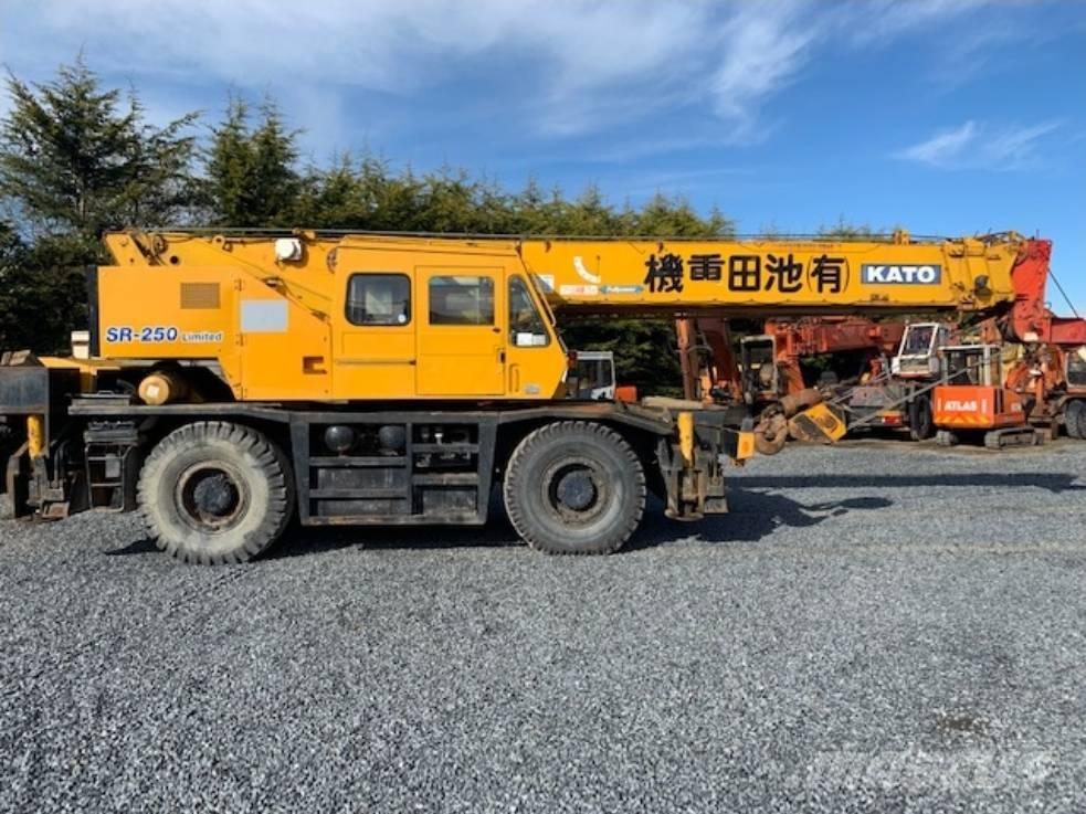 Kato KR 30 H 全地面起重机︳移动式起重机