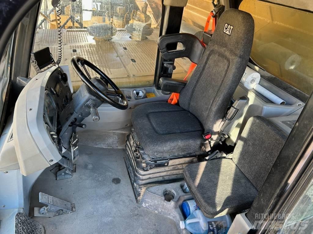 CAT 777F 铰接式自卸车