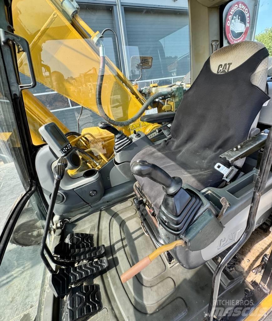 CAT 323 D L 履带挖掘机