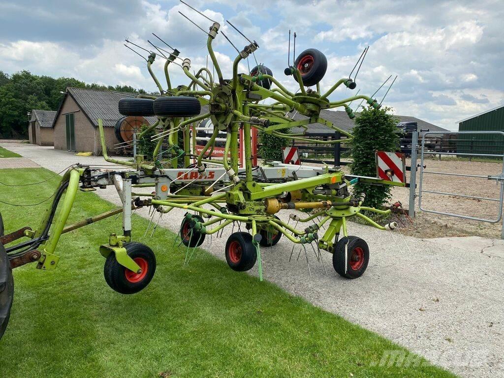 CLAAS volto 1050t 犁耙和摊草机
