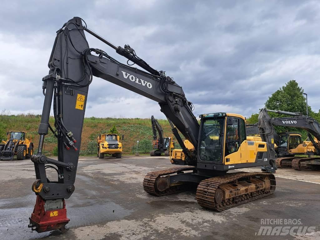 Volvo EC 220 DL 履带挖掘机