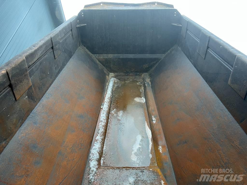Volvo A30F 铰接式自卸车