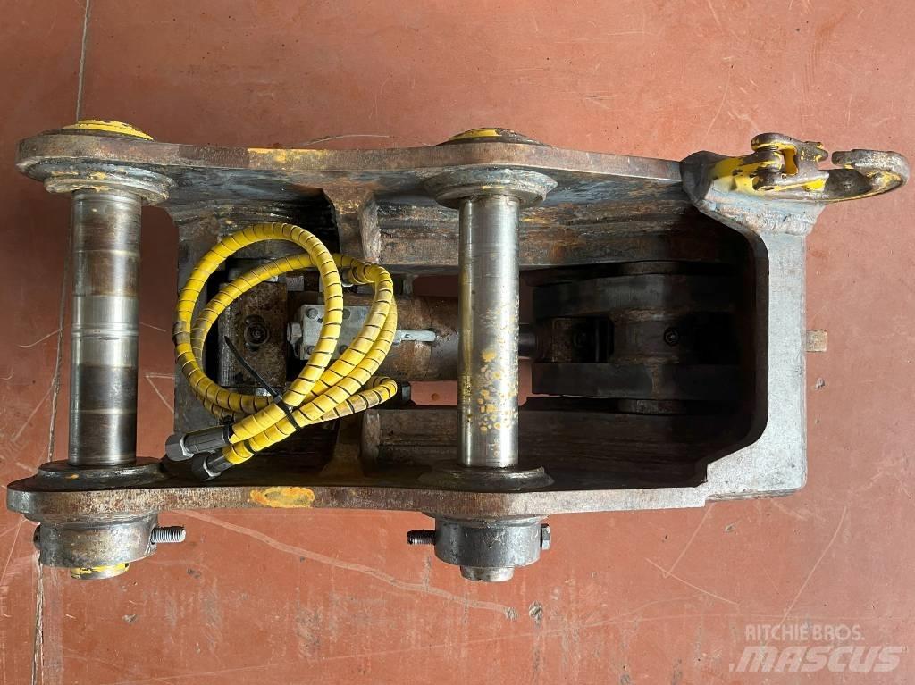 Komatsu PW160-11 快速连接器