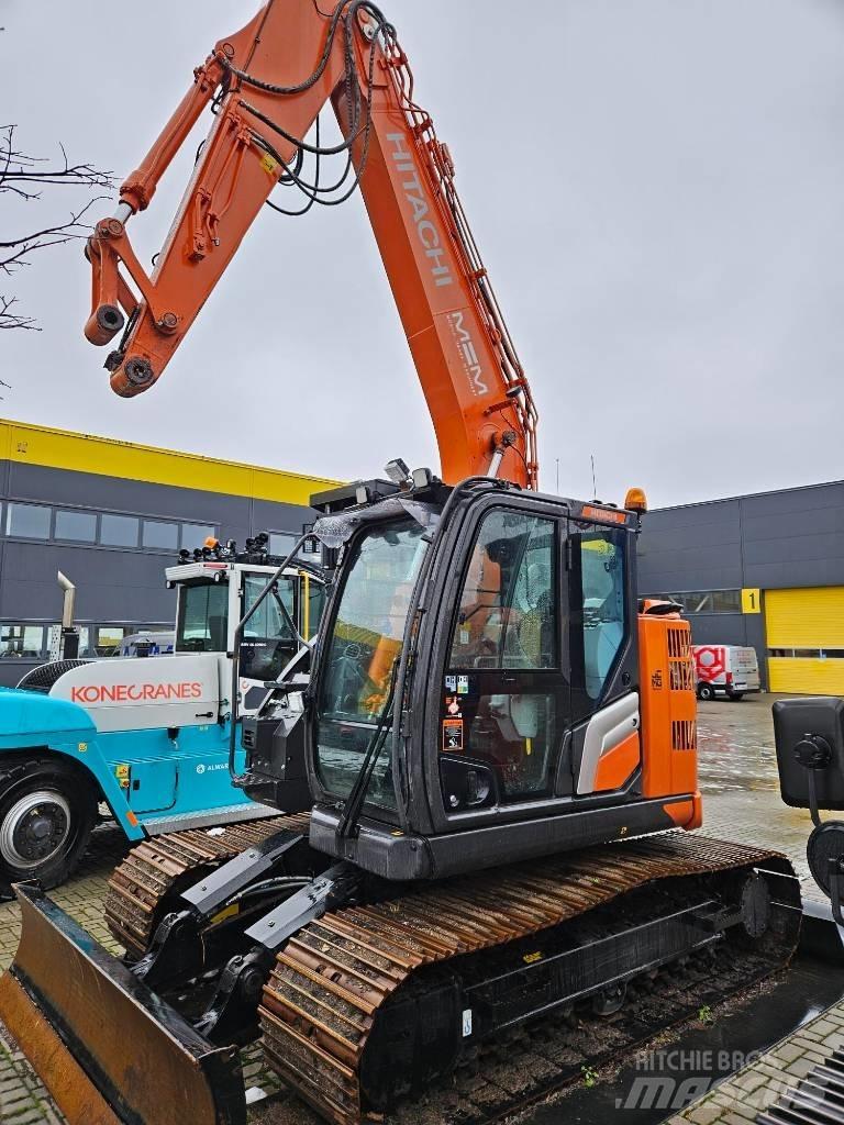 Hitachi ZX 135 US-7 履带挖掘机
