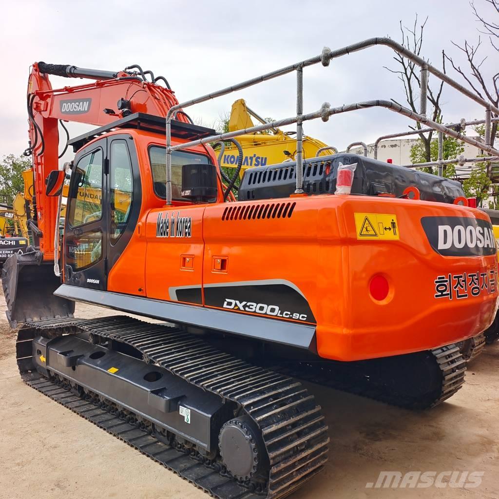 Doosan DX300LC-9C 履带挖掘机