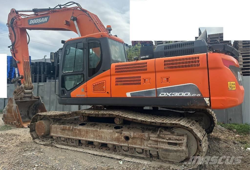 Doosan DX 300 LC-5 履带挖掘机