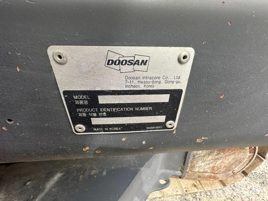 Doosan DX 300 LC-5 履带挖掘机
