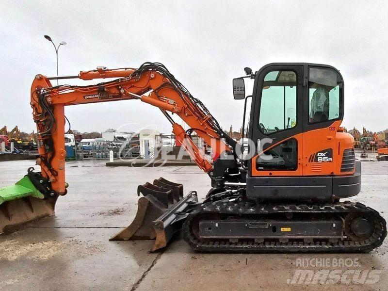 Doosan DX85R 履带挖掘机