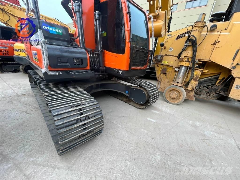 Doosan DX 150 中型挖掘机