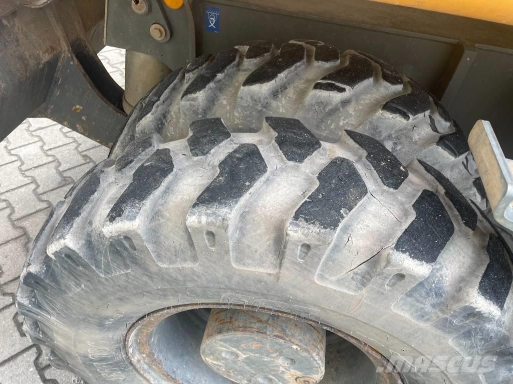 Liebherr A 918 轮式挖掘机