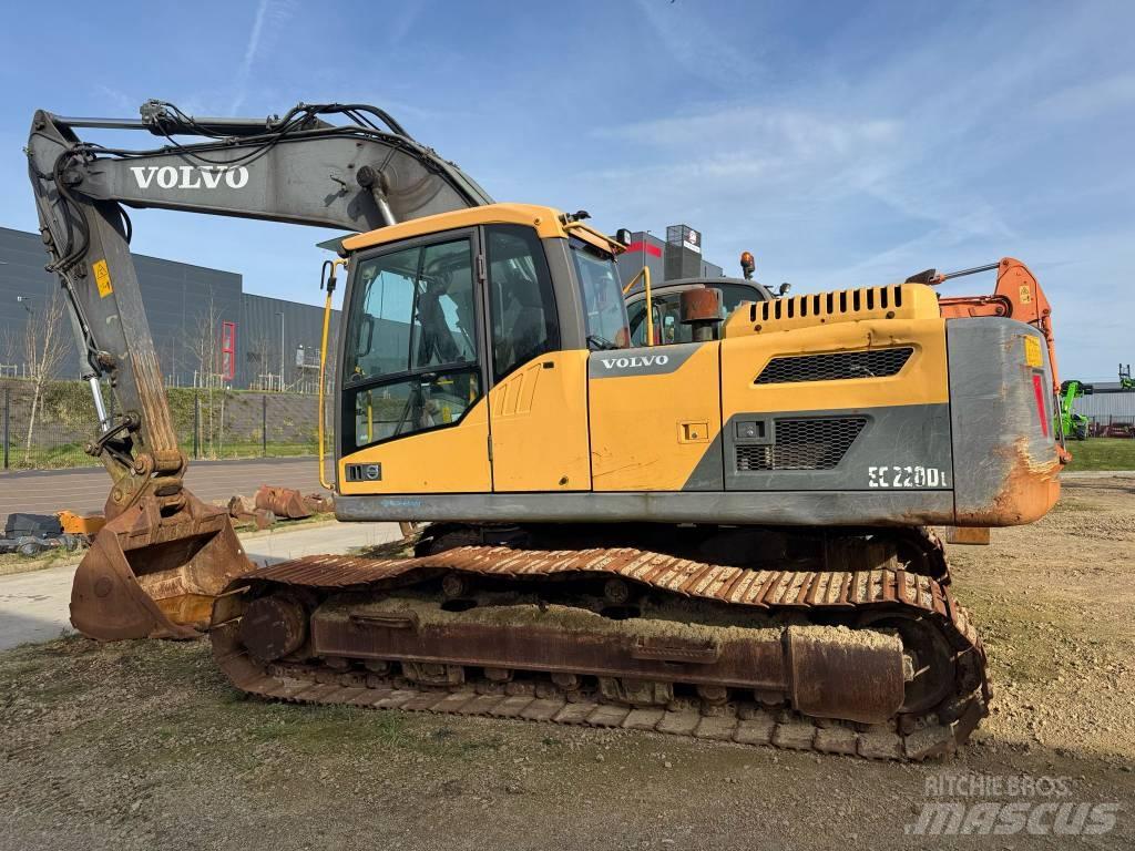 Volvo EC220DL 履带挖掘机