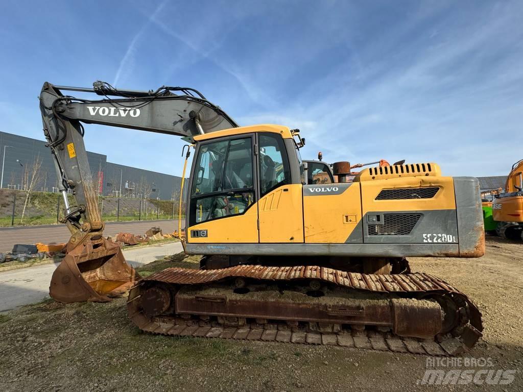 Volvo EC220DL 履带挖掘机