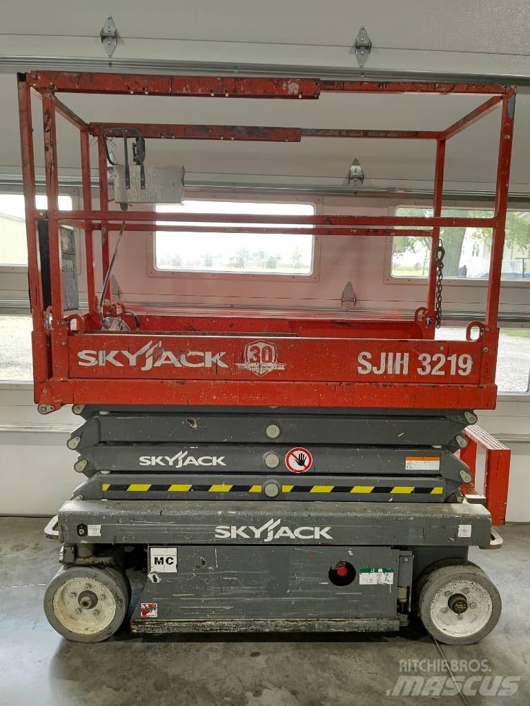 SkyJack SJ III 3219 剪叉式升降机
