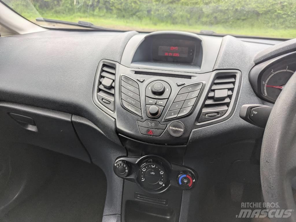Ford Fiesta Van 大型面包车