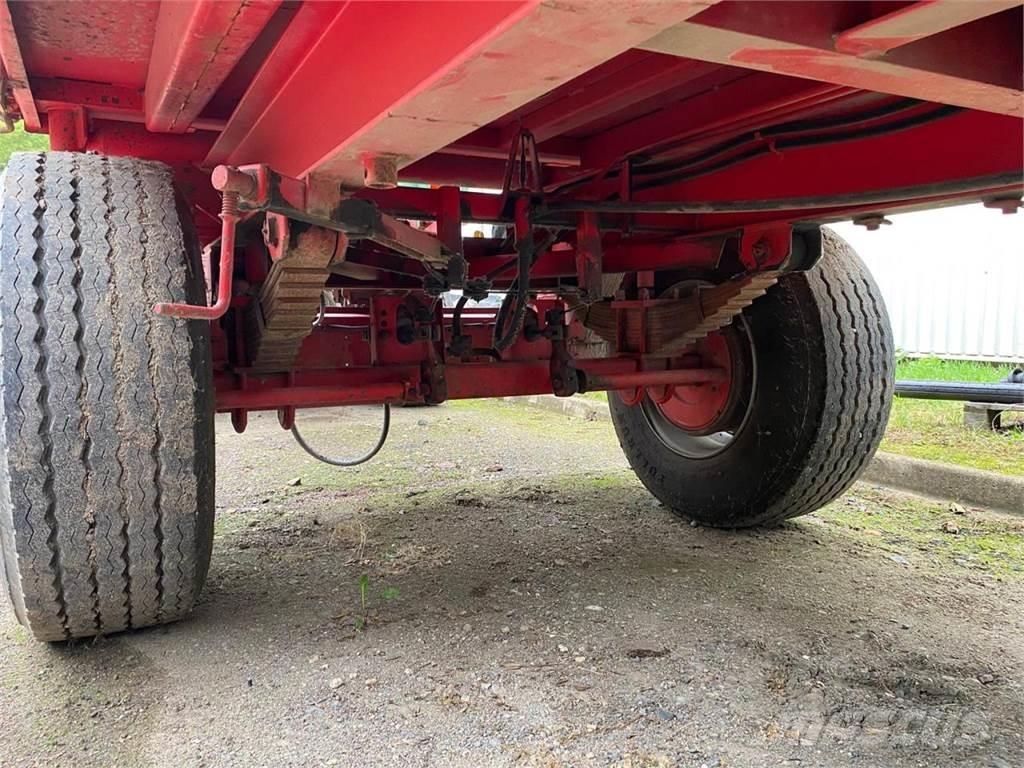 Agromet T-149 自卸拖车