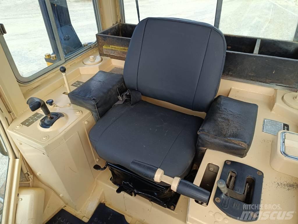 CAT D5H 履带式推土机