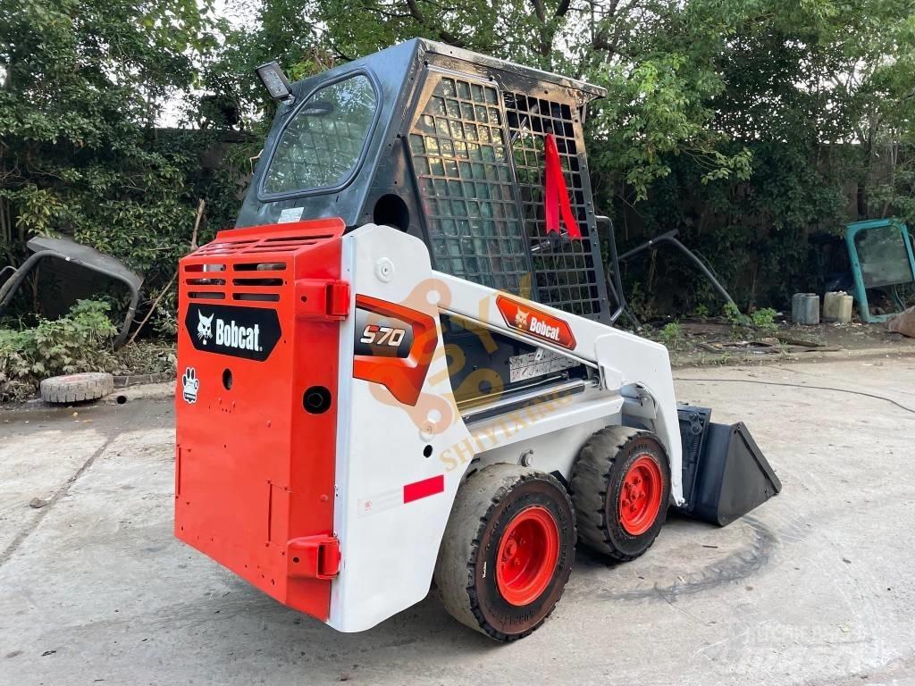 Bobcat S70 滑移装载机