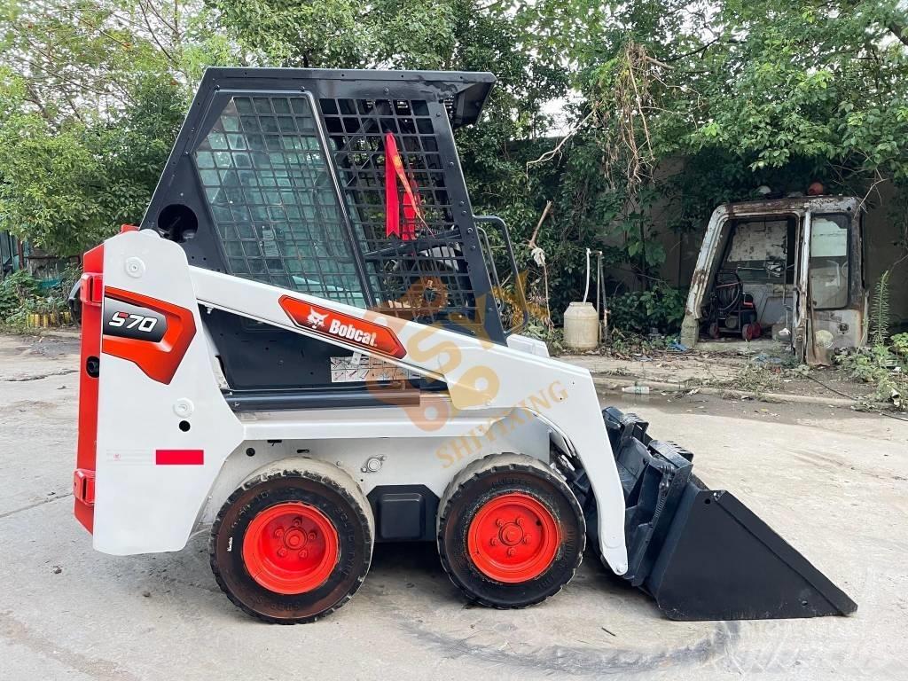 Bobcat S70 滑移装载机