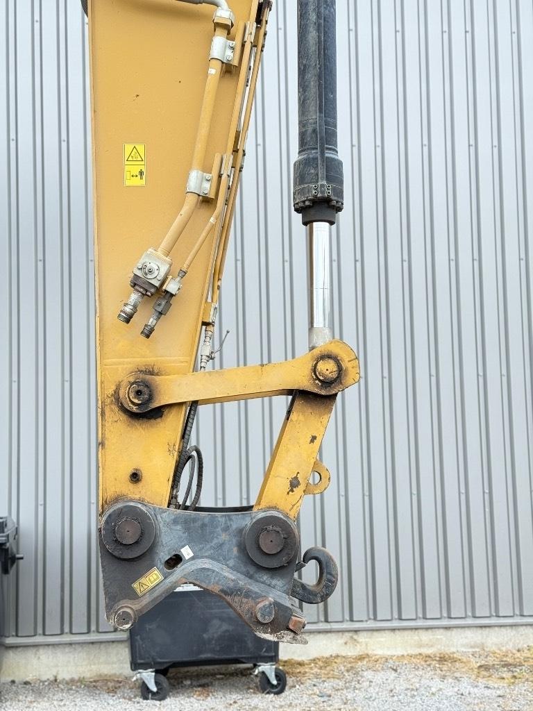 CAT 326 F L 履带挖掘机