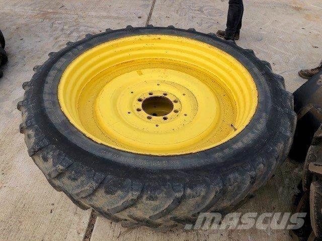  300/95R46 轮胎、车轮、轮圈